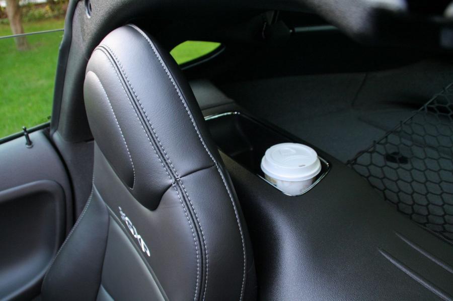  Pontiac Solstice GXP 2009 года  (фото 16 из 57)